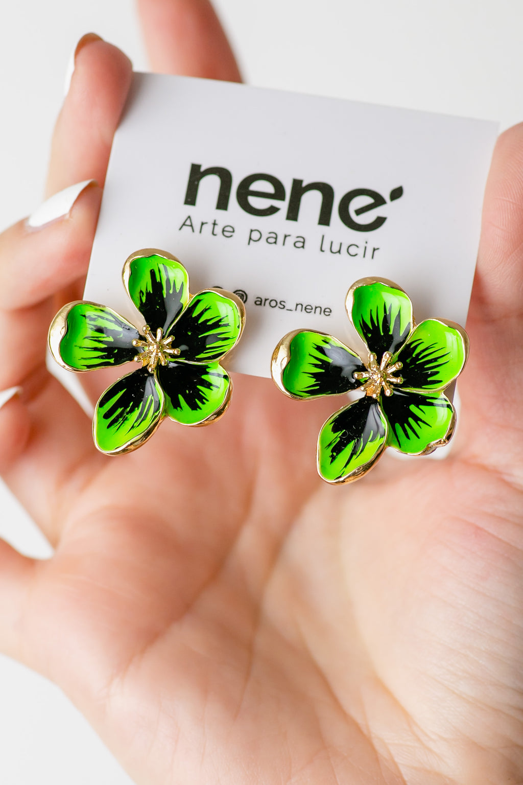 Nené dorado flor verde con negro