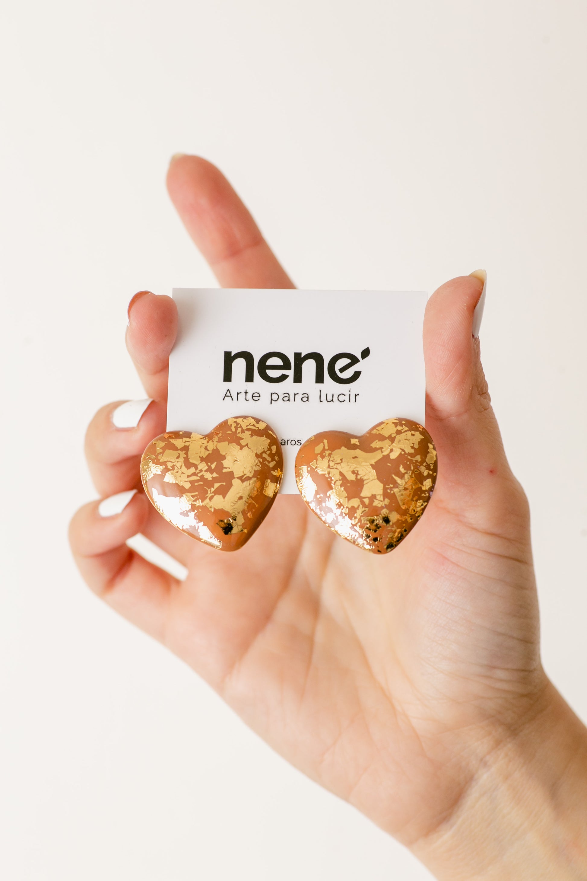 Nené corazón nude con dorado metalizado